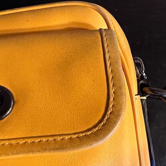 Coach heritage yellow crossbody bag - Picture 6 of 13